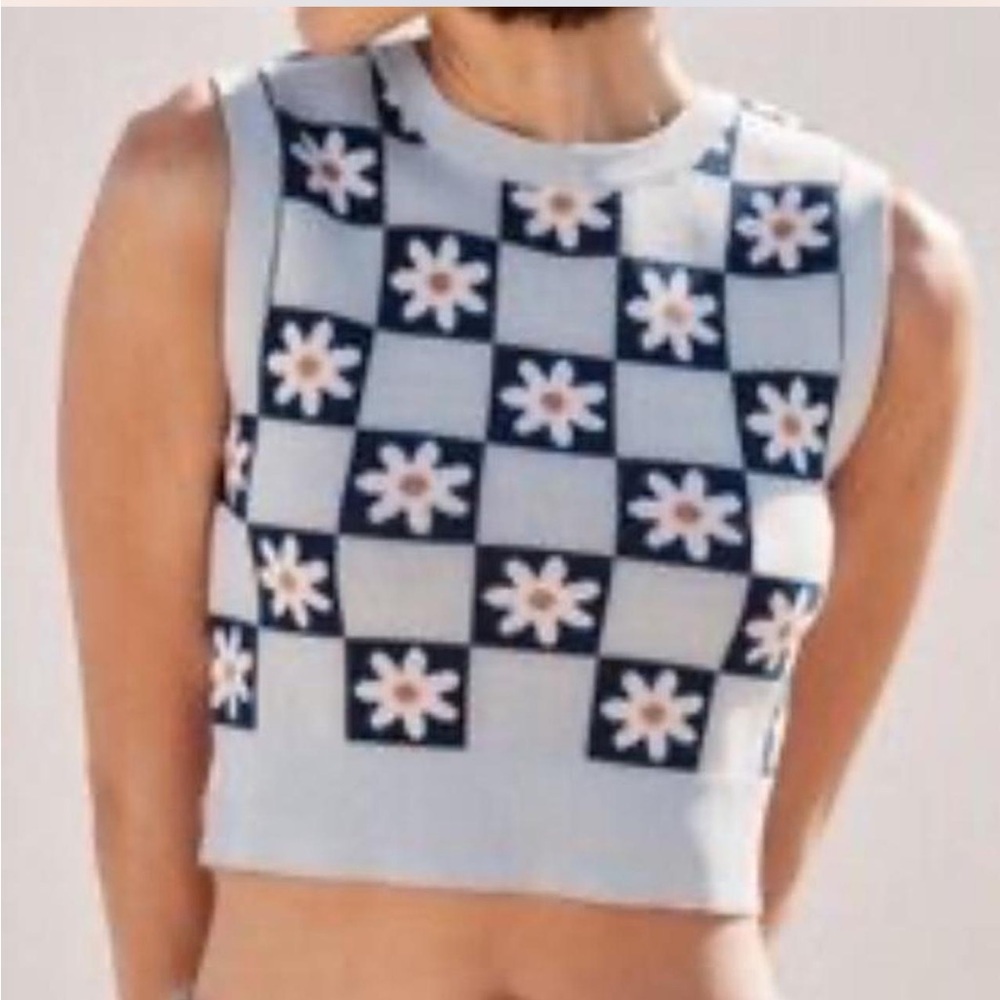 Zara Floral Jacquard Knit Sleeveless Crew Neck Top